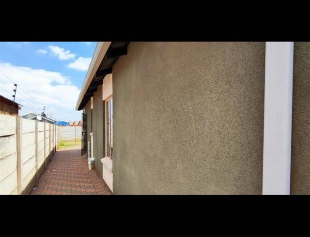 3 BEDROOM HOUSE FOR SALE IN SKY CITY